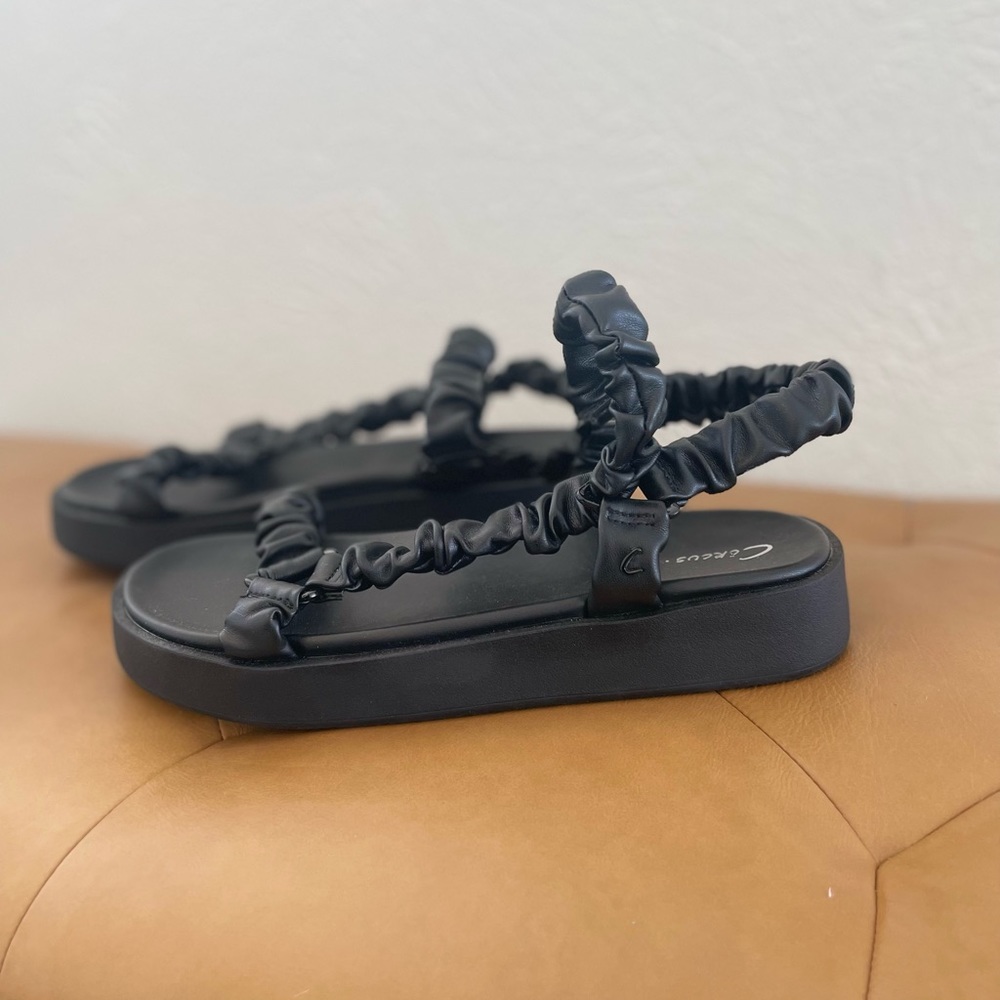 Circus NY trek sport sandal